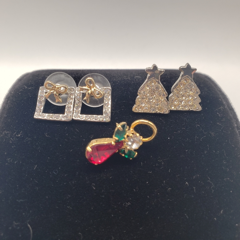 Christmas. Angel Tack Pin, Tree & Present Earrings View 6
